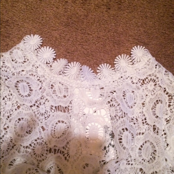 1 Left! White Lace Blouse - Picture 5 of 5